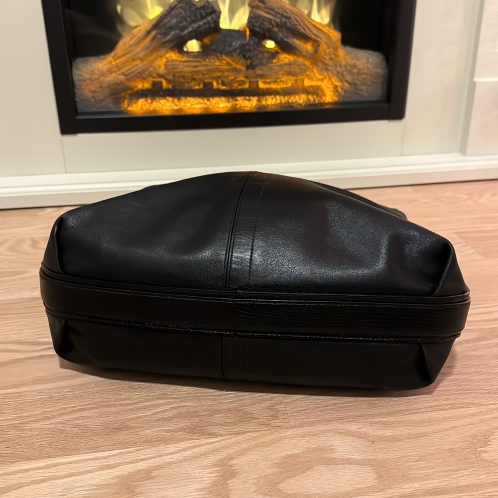 COACH PURSE!! Elegant Black Leather Shoulder Bag - Picture 8 of 8
